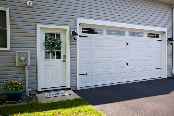 24/7 Emergency Garage Door Roller Replacement experts in Buttonwillow, CA